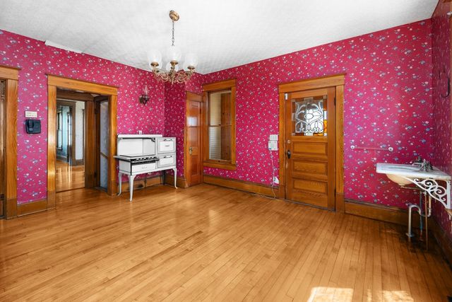 24880 145th Avenue, Eldridge, IA 52748