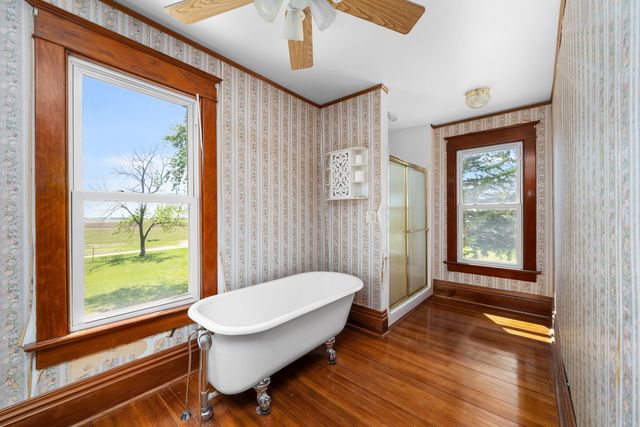 24880 145th Avenue, Eldridge, IA 52748