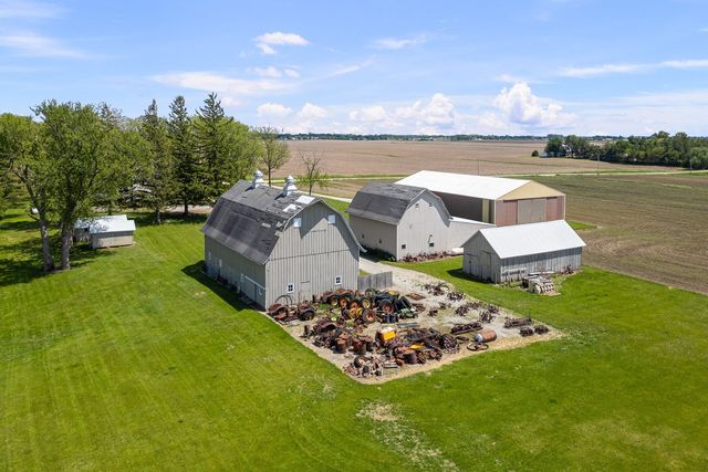 24880 145th Avenue, Eldridge, IA 52748