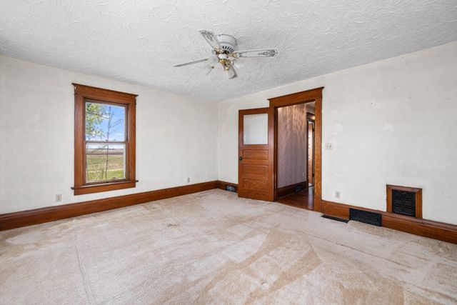 24880 145th Avenue, Eldridge, IA 52748