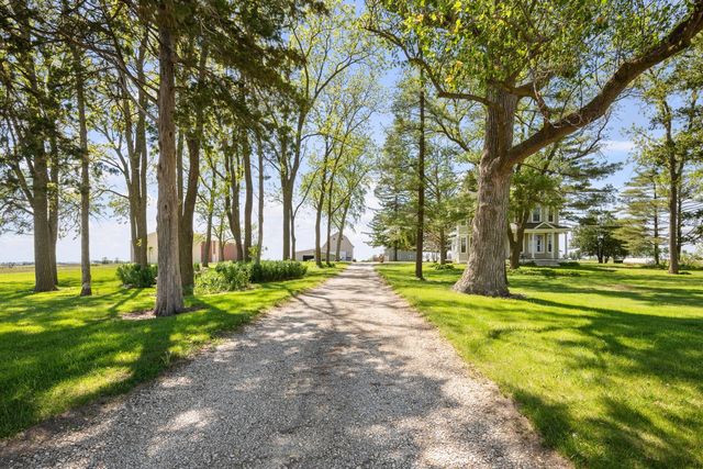 24880 145th Avenue, Eldridge, IA 52748