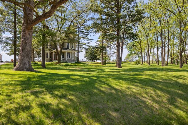 24880 145th Avenue, Eldridge, IA 52748