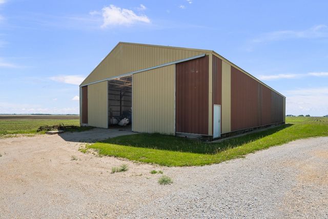24880 145th Avenue, Eldridge, IA 52748