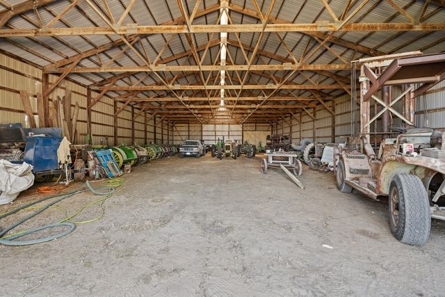 24880 145th Avenue, Eldridge, IA 52748