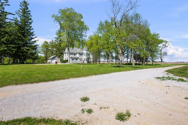 24880 145th Avenue, Eldridge, IA 52748
