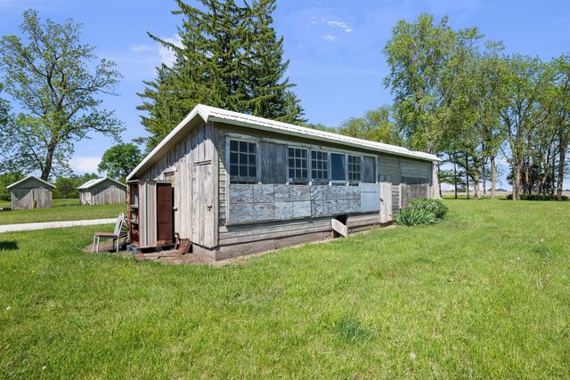 24880 145th Avenue, Eldridge, IA 52748