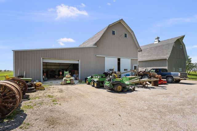 24880 145th Avenue, Eldridge, IA 52748