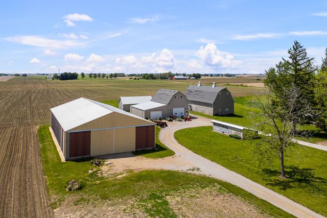 24880 145th Avenue, Eldridge, IA 52748