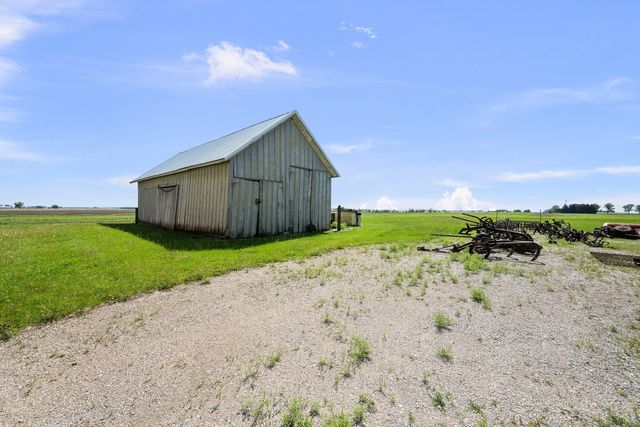 24880 145th Avenue, Eldridge, IA 52748