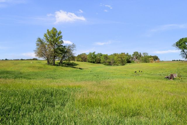 24880 145th Avenue, Eldridge, IA 52748