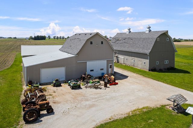 24880 145th Avenue, Eldridge, IA 52748