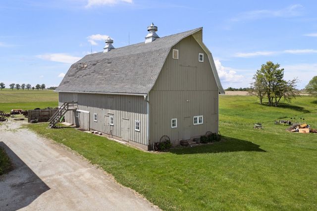 24880 145th Avenue, Eldridge, IA 52748