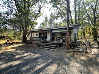 10441 Old Stage Road, Gold Hill, OR 97525