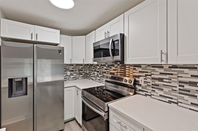 4330 TYLER CIRCLE N, St Petersburg, FL 33709