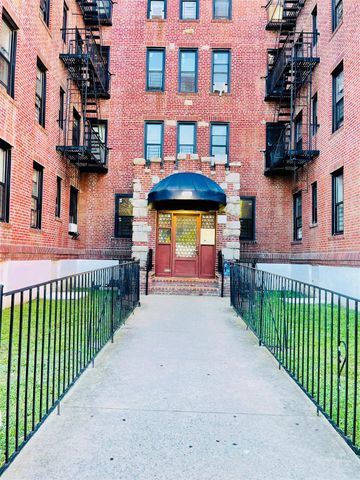 910 Dinsmore Avenue, Far Rockaway, NY 11691