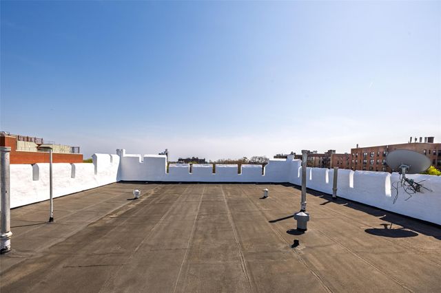 910 Dinsmore Avenue, Far Rockaway, NY 11691