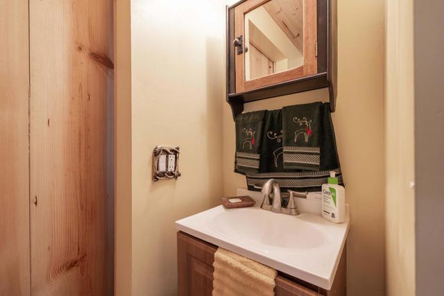 721 Villa Grove Avenue, Big Bear, CA 92314