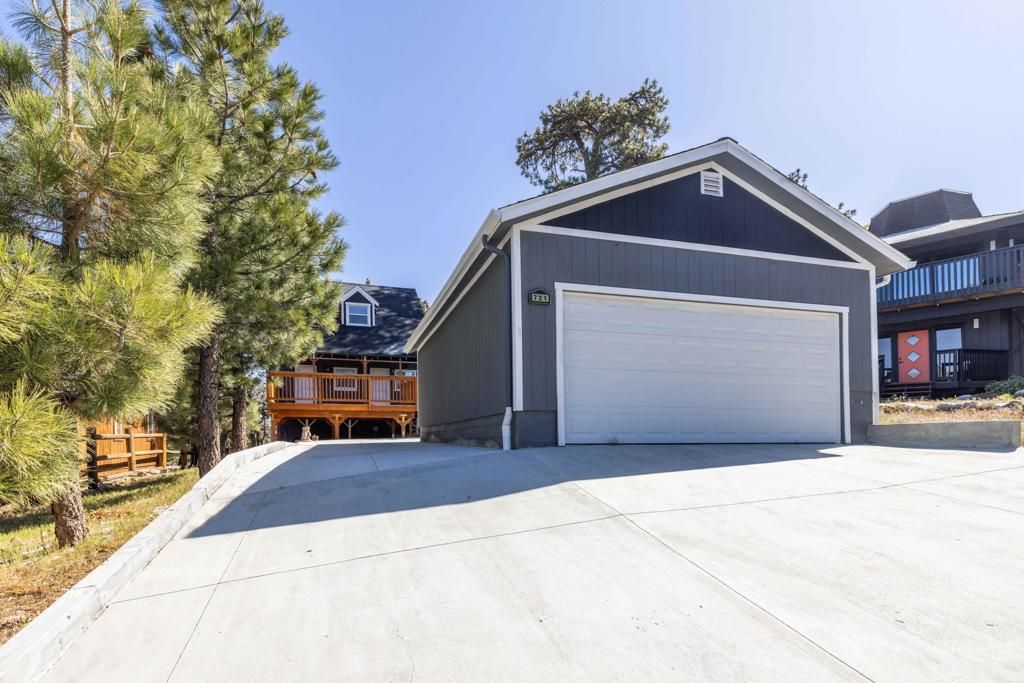 Image 1 of property listing at 721 Villa Grove Avenue, Big Bear, CA 92314