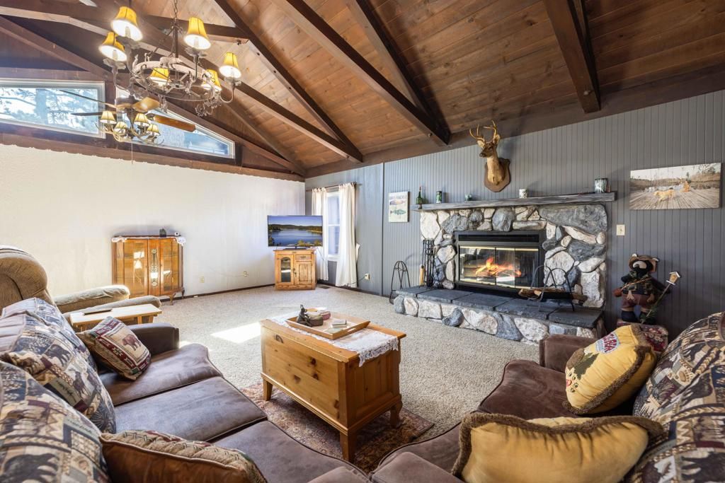 Image 4 of property listing at 721 Villa Grove Avenue, Big Bear, CA 92314