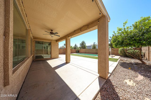 16577 W SAGUARO Lane, Surprise, AZ 85388
