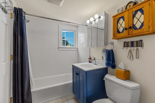 15 Cottage St 8, Provincetown, MA 02657