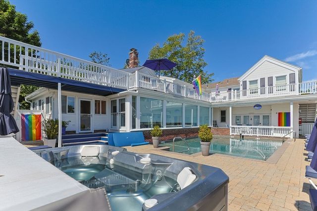 15 Cottage St 8, Provincetown, MA 02657