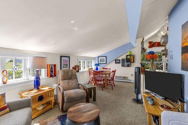 15 Cottage St 8, Provincetown, MA 02657