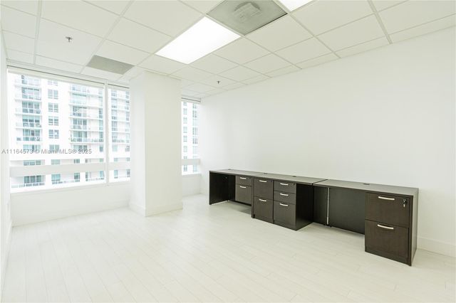 848 Brickell Ave, Miami, FL 33131