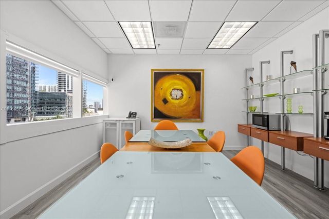 848 Brickell Ave, Miami, FL 33131