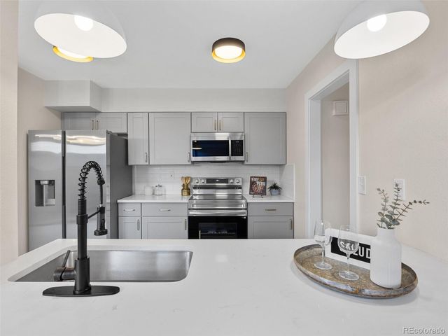 3548 S Hillcrest Drive 2, Denver, CO 80237