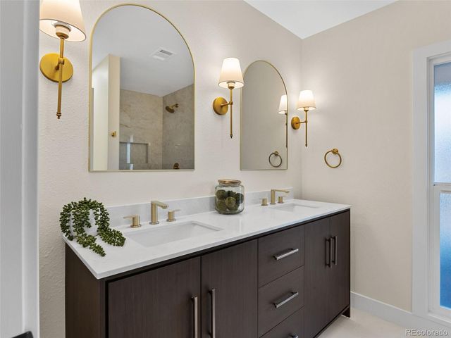 3548 S Hillcrest Drive 2, Denver, CO 80237