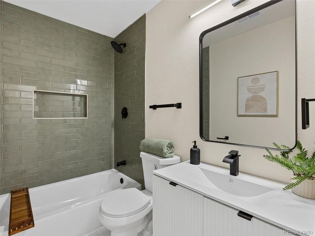 3548 S Hillcrest Drive 2, Denver, CO 80237