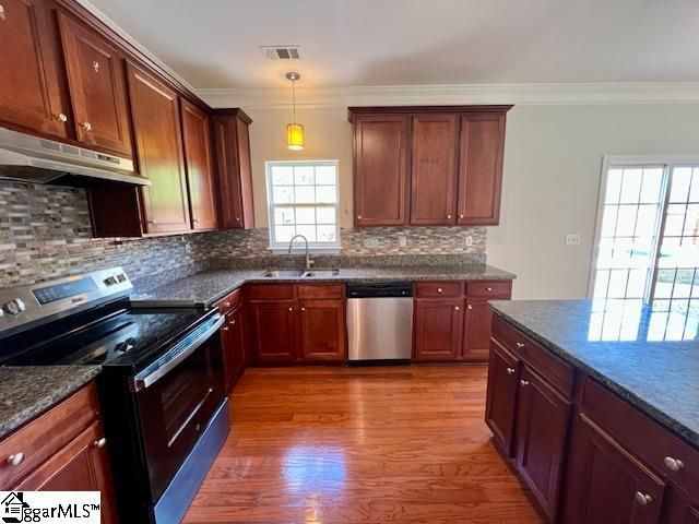 10 Lone Willow Court, Greenville, SC 29605