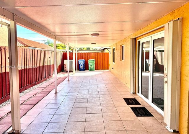 8510 NW 1st Ter, Miami, FL 33126