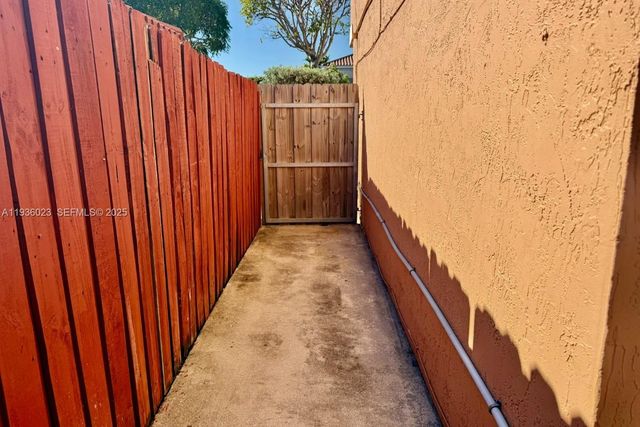 8510 NW 1st Ter, Miami, FL 33126