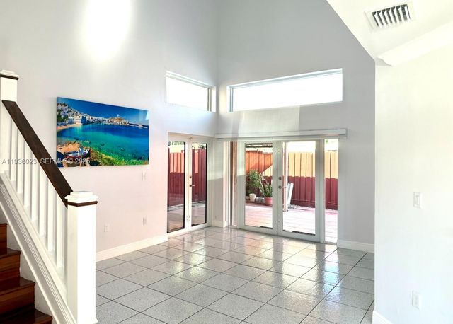 8510 NW 1st Ter, Miami, FL 33126