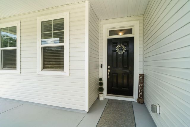 689 W Butternut Road, Summerville, SC 29483