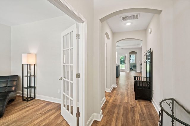 689 W Butternut Road, Summerville, SC 29483