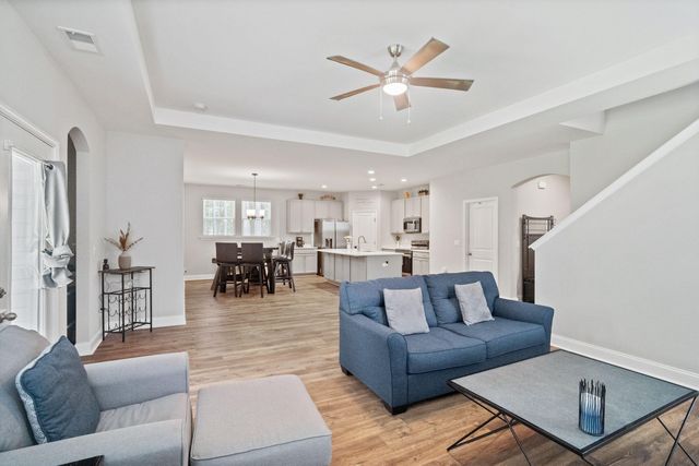 689 W Butternut Road, Summerville, SC 29483