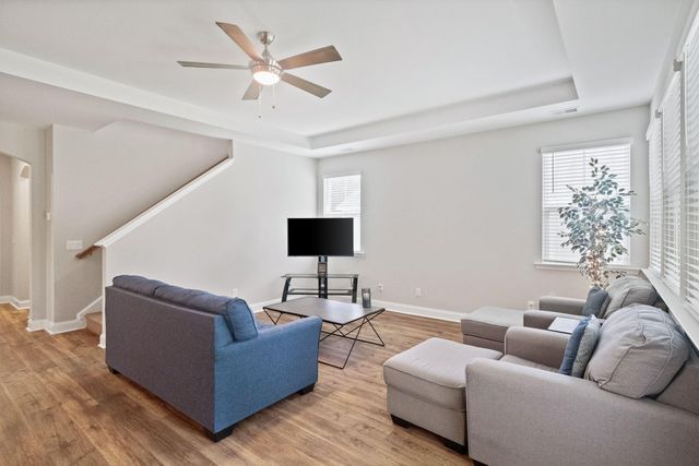 689 W Butternut Road, Summerville, SC 29483
