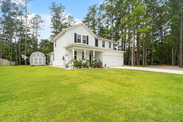 689 W Butternut Road, Summerville, SC 29483