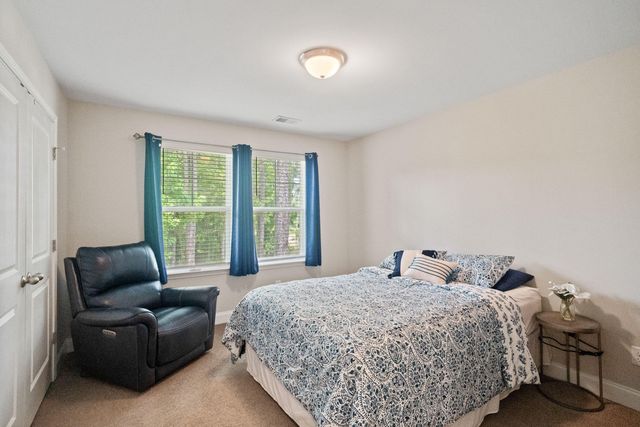 689 W Butternut Road, Summerville, SC 29483