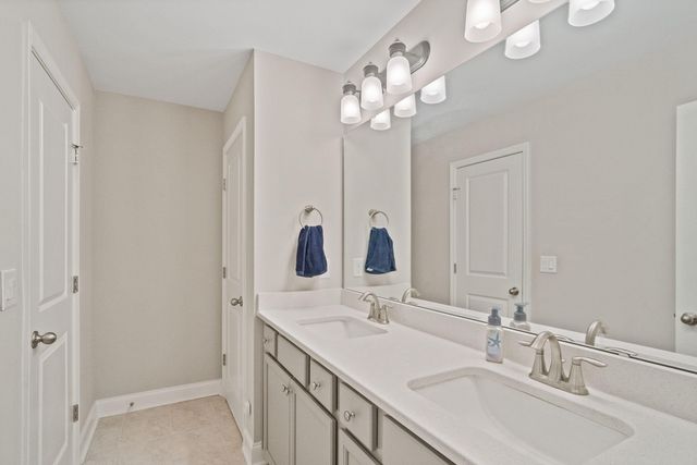 689 W Butternut Road, Summerville, SC 29483