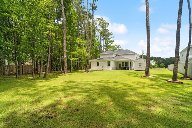 689 W Butternut Road, Summerville, SC 29483