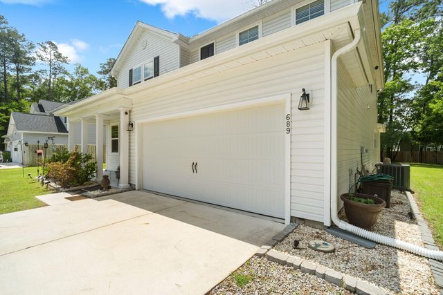 689 W Butternut Road, Summerville, SC 29483