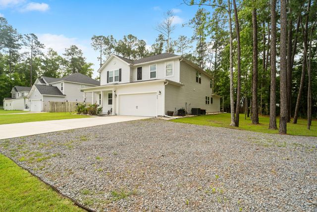 689 W Butternut Road, Summerville, SC 29483