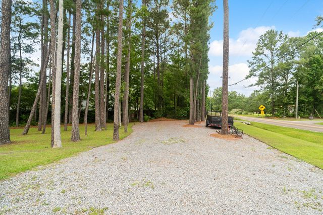 689 W Butternut Road, Summerville, SC 29483