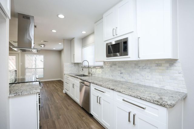 2214 Holly Knoll Street, Houston, TX 77077