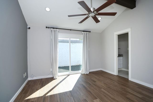 2214 Holly Knoll Street, Houston, TX 77077