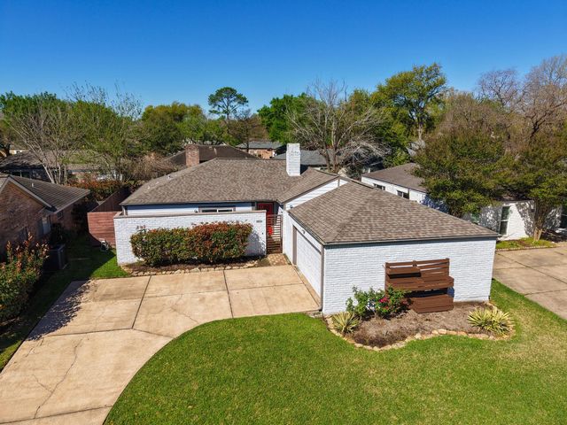 2214 Holly Knoll Street, Houston, TX 77077